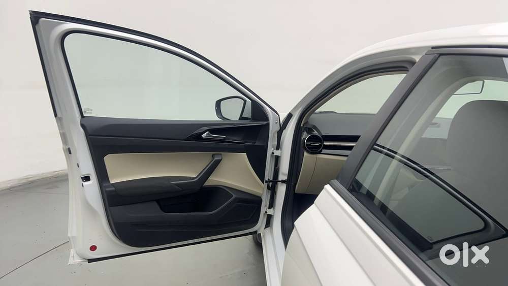 Skoda Slavia Ambition 1.0l Tsi At, 2022, Petrol