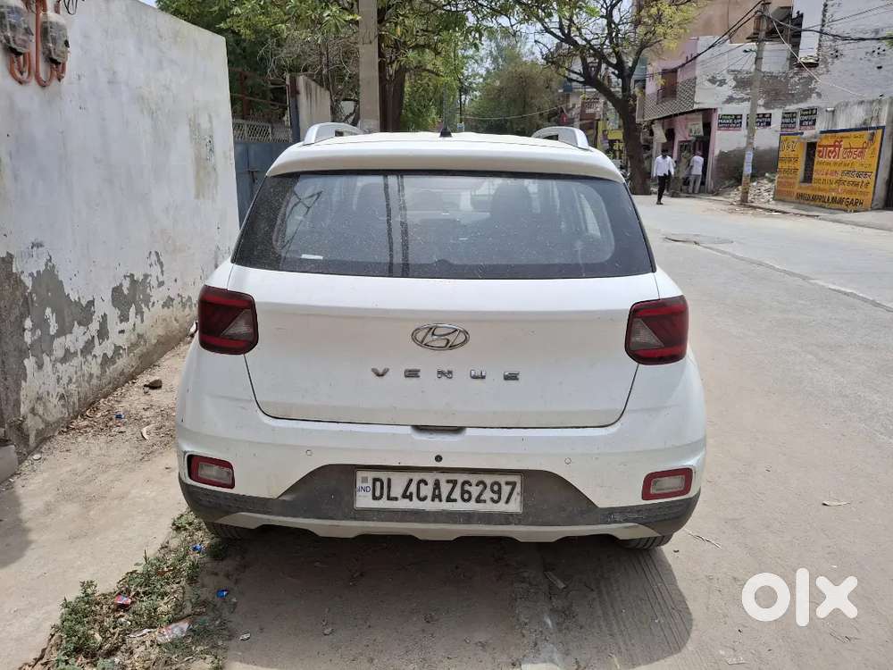Hyundai Venue 2020 Petrol Well Maintained