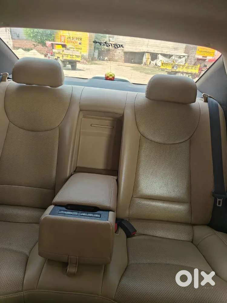 Hyundai Elantra 2014 Petrol 85000 Km Driven