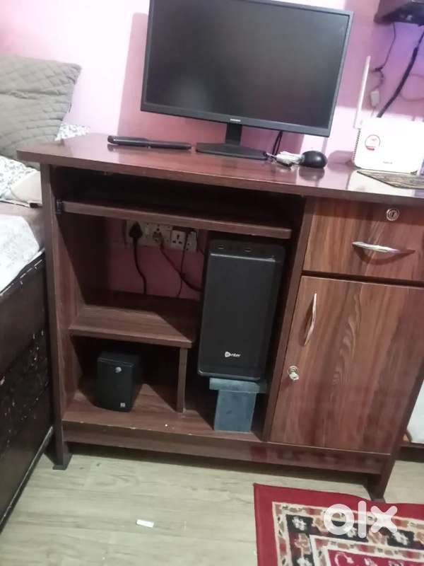 New Computer With Table For sell