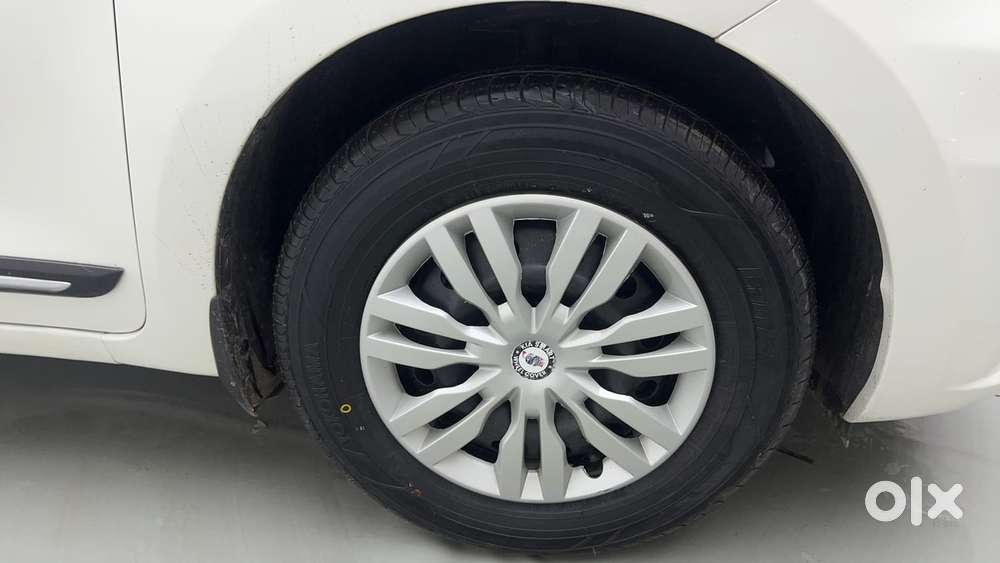 Maruti Suzuki Dzire 1.2 Vxi, 2022, Petrol