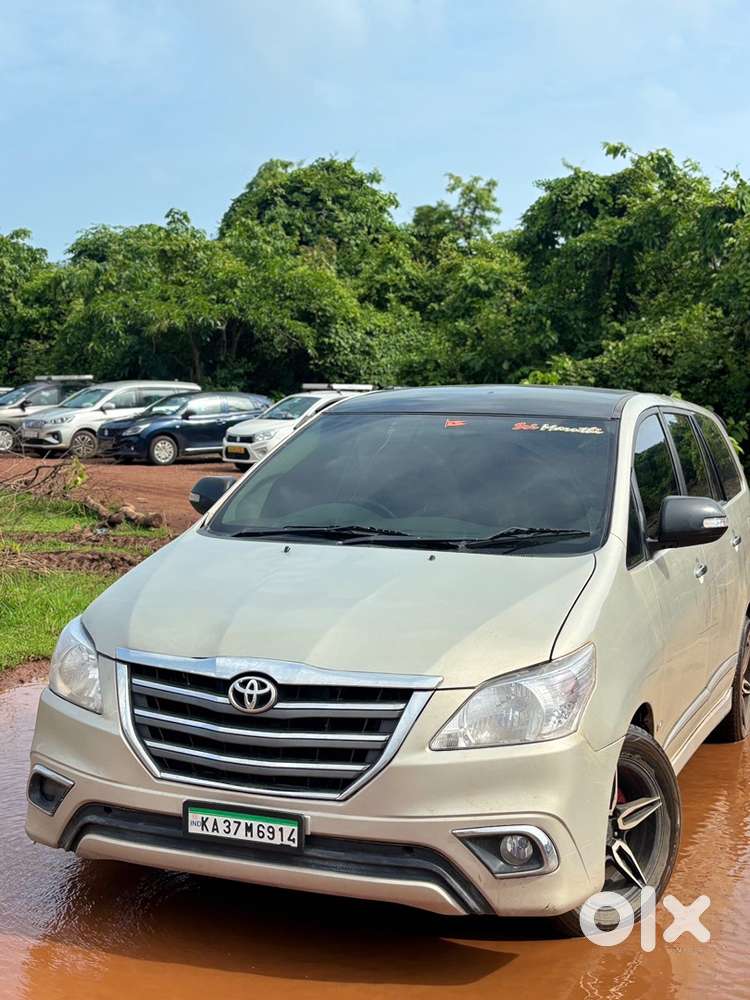 Toyota Innova 2013 102000 Km Driven