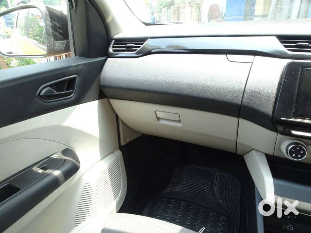 Renault Triber Rxt Easy-r Amt, 2026, Petrol