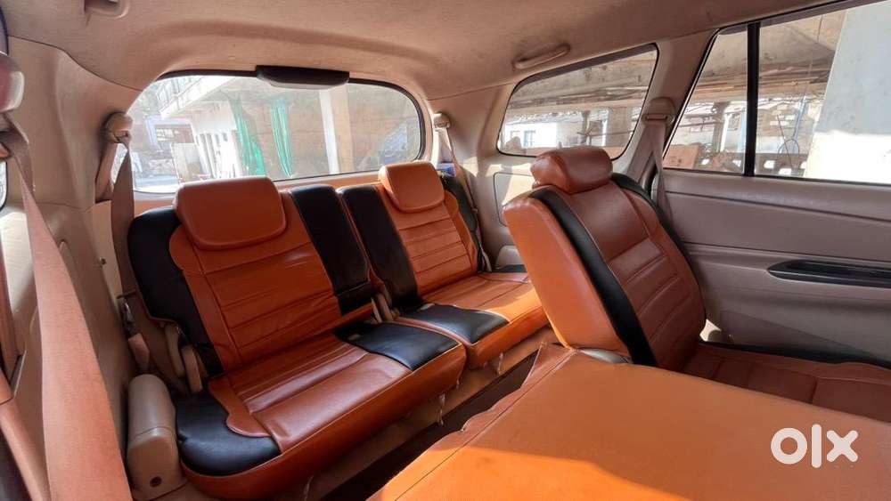 Innova Petrol Cng 8seater Fully Functional Car