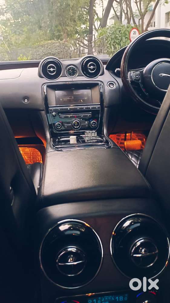 Jaguar Xj 2.0l Portfolio Lwb, 2017