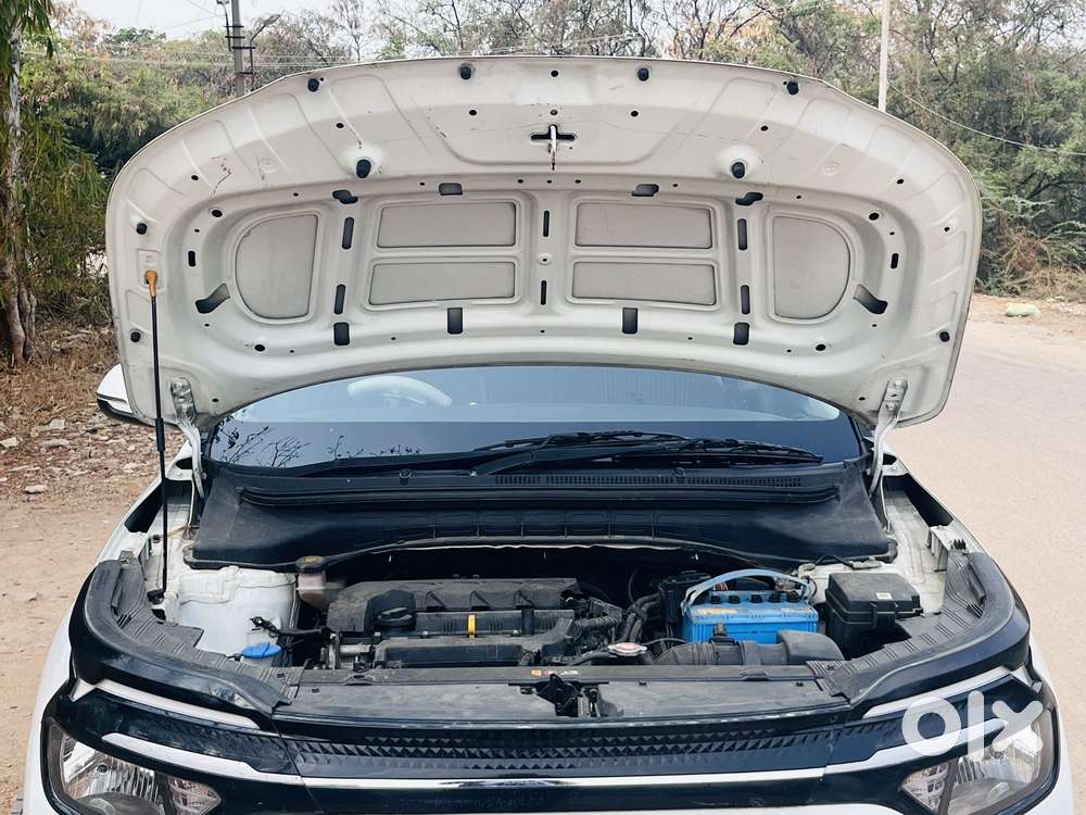 Kia Carens, 2023, Petrol