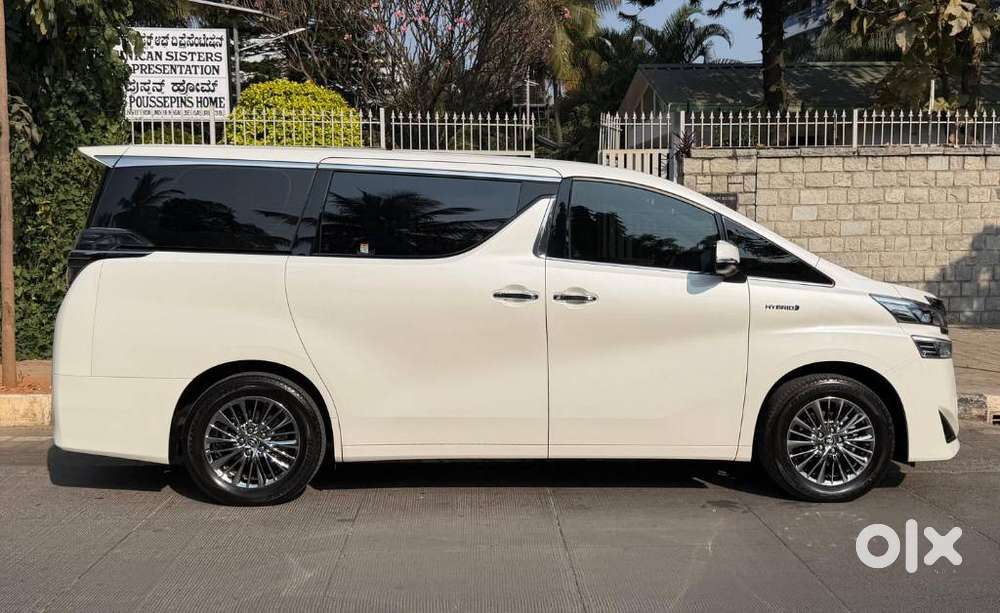 Toyota Vellfire Vip – Executive Lounge, 2023, Petrol