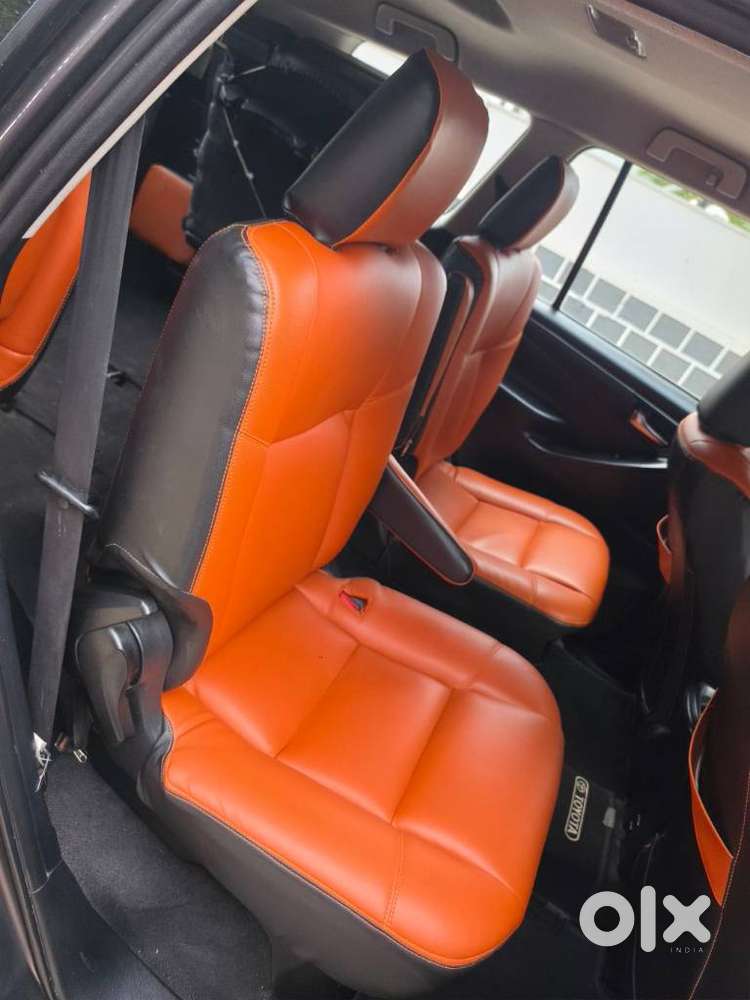 Toyota Innova Crysta 2.4 G Mt 7 Str, 2017, Diesel