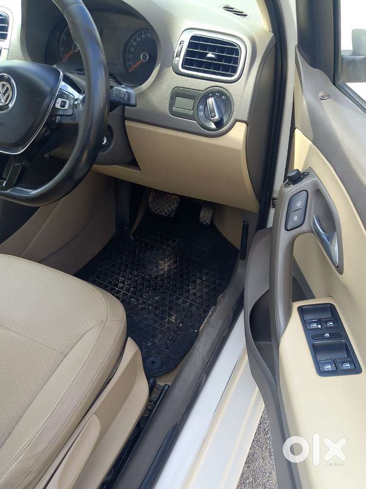 Volkswagen Vento 1.2 Tsi Highline Plus At, 2017, Petrol