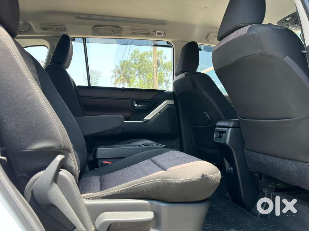 Toyota Innova Hycross 2.0 Vx Hybrid 7 Str, 2023, Petrol