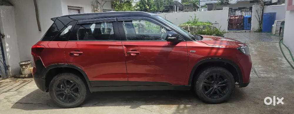 2016 Maruti Suzuki Brezza Zdi+ Dual Tone