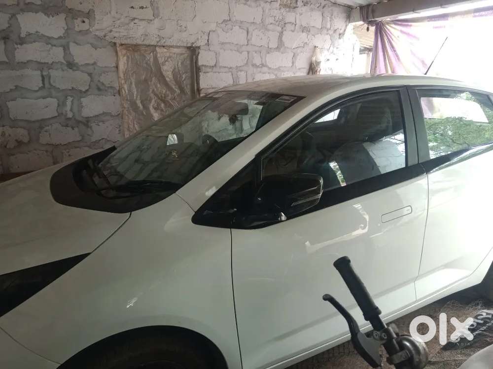 Tata Altroz  Pure Diesel
