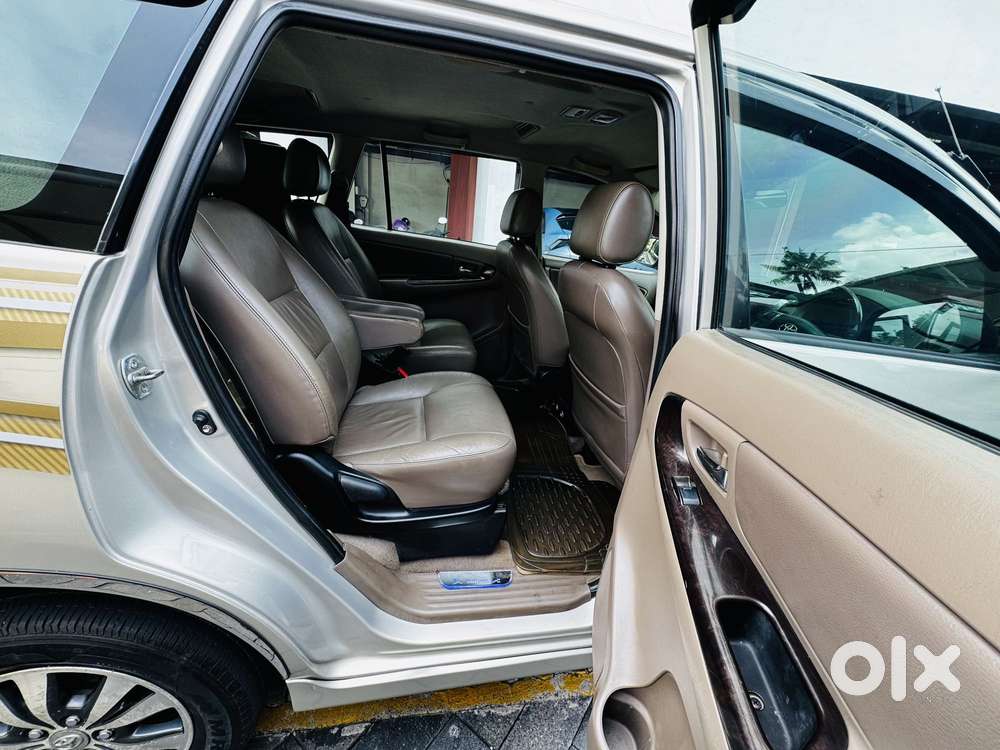 Toyota Innova 2.5 Zx 7 Str Bs-iv, 2015, Diesel