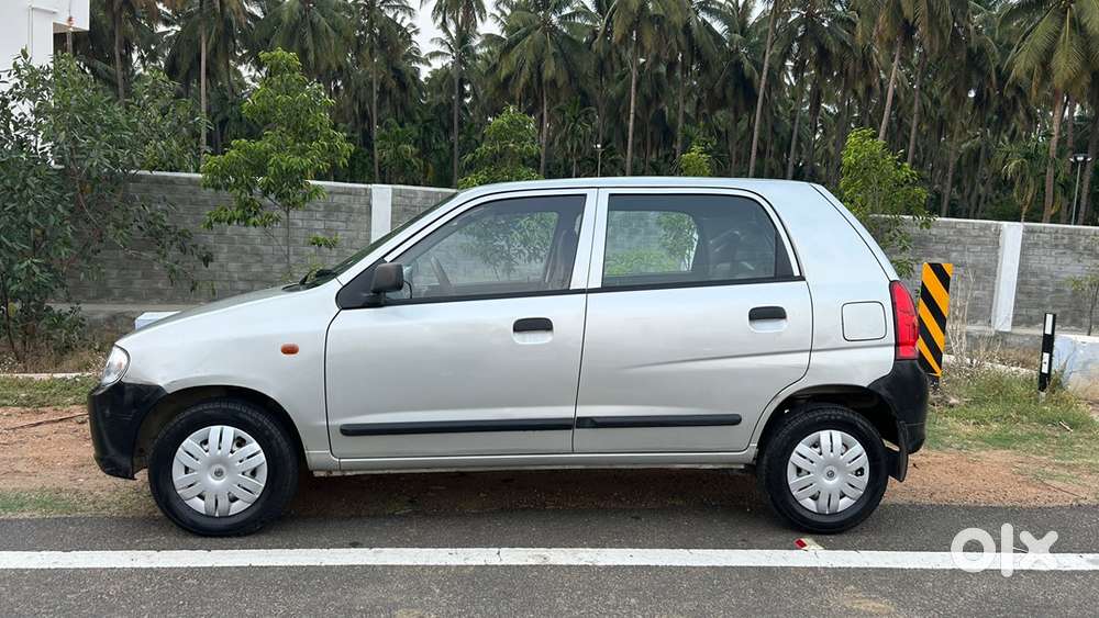Maruti Suzuki Alto 2011 Petrol 37000 Company Service