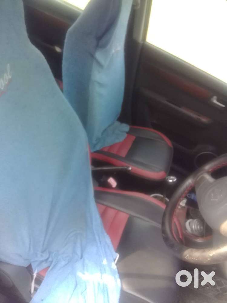 Swift 2005 Petrol - Zxi .rs 100000