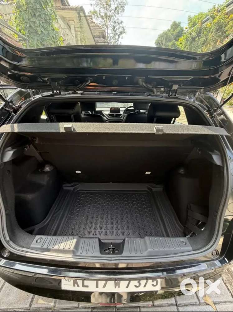 2022 Altroz Diesel Dark Edition Top End