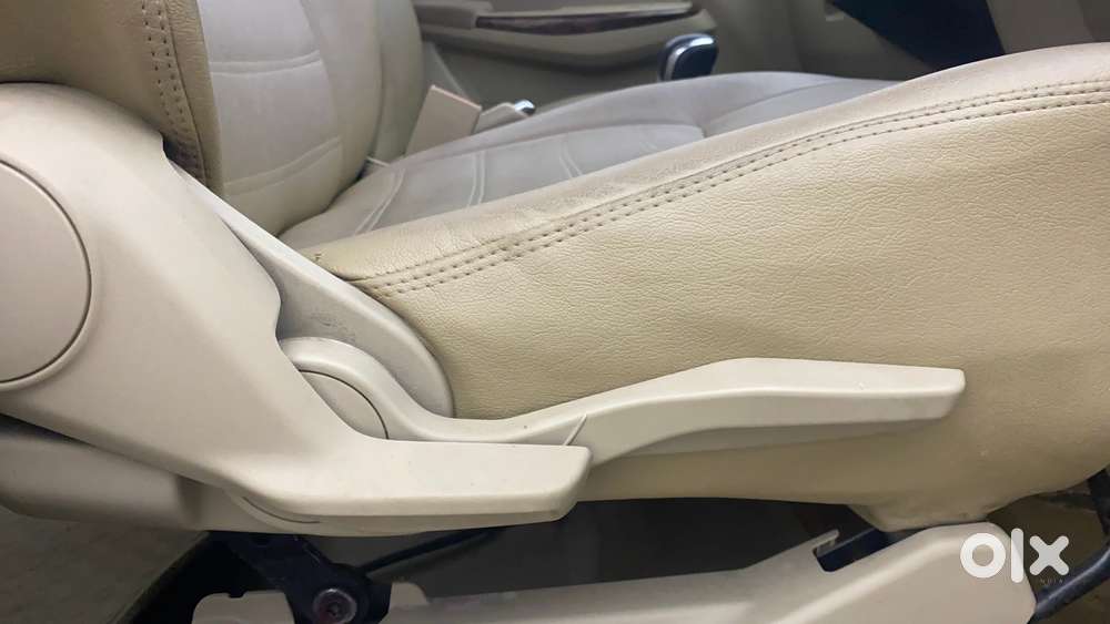 Maruti Suzuki Swift Dzire Zxi + Amt, 2017, Petrol