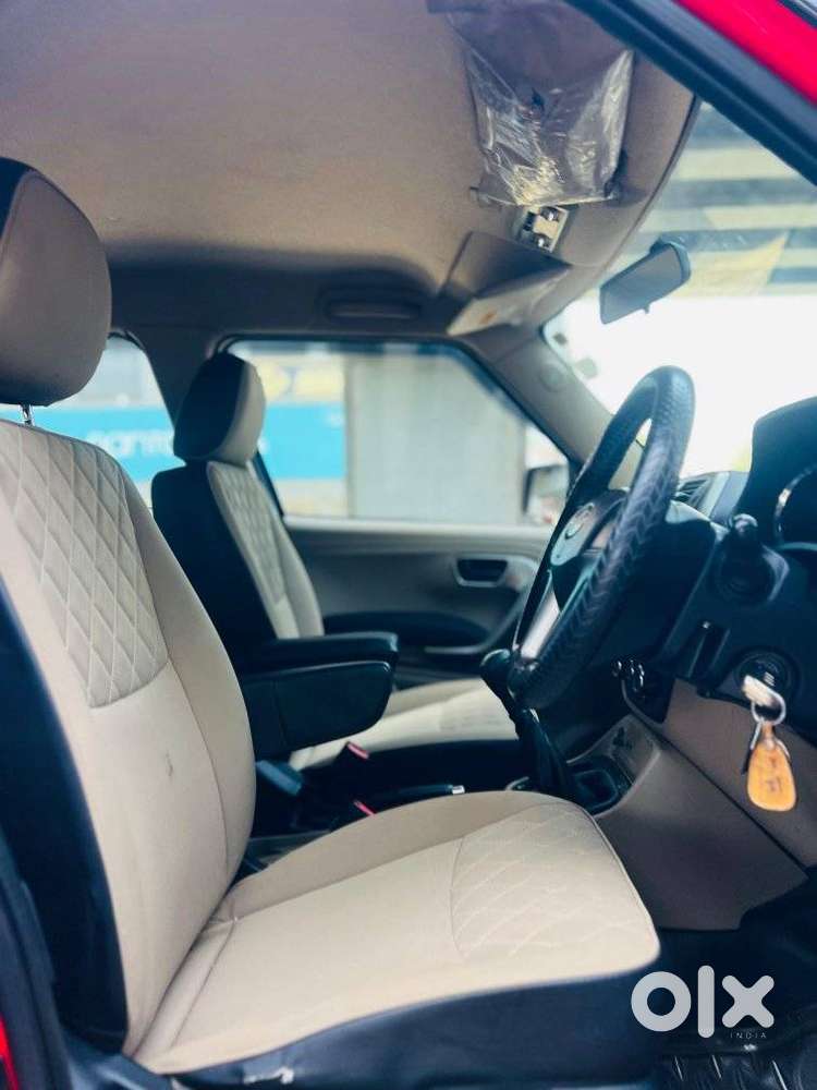 Mahindra Tuv 300 T10, 2019, Diesel