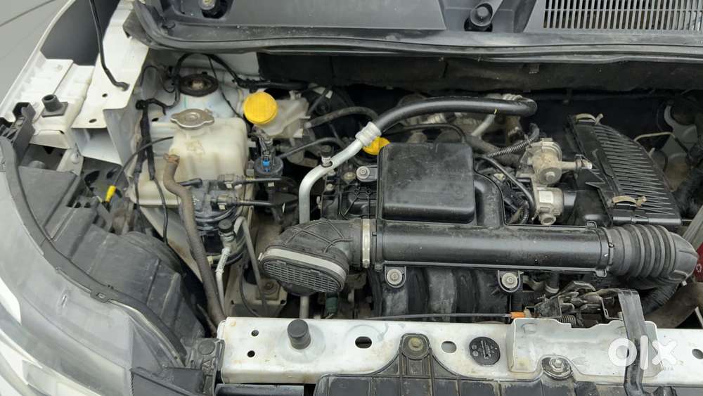 Renault Triber Rxz, 2022, Petrol