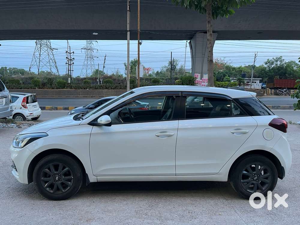 Hyundai I20 1.4 Asta (at), 2018, Petrol