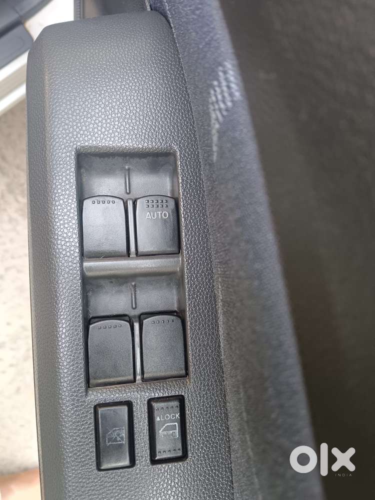 Maruti Suzuki Ritz Vxi, 2012, Petrol