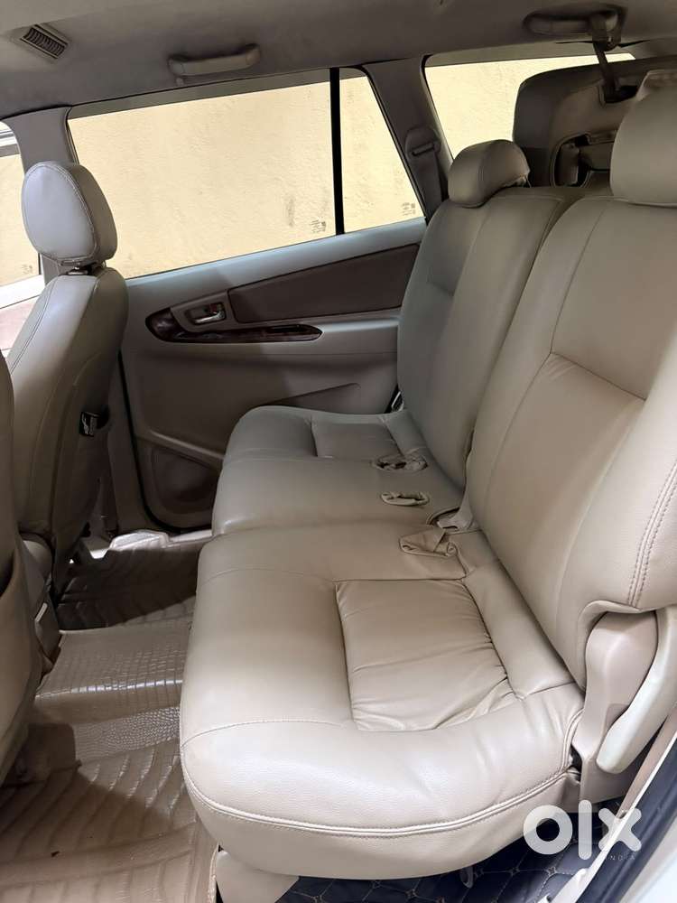 Toyota Innova 2.5 V 8 STR, 2012, Diesel