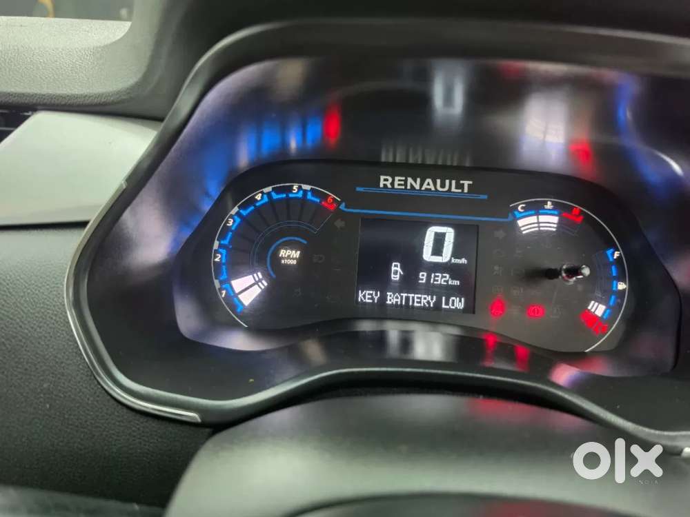 Renault Triber Rxz, 2023, Petrol