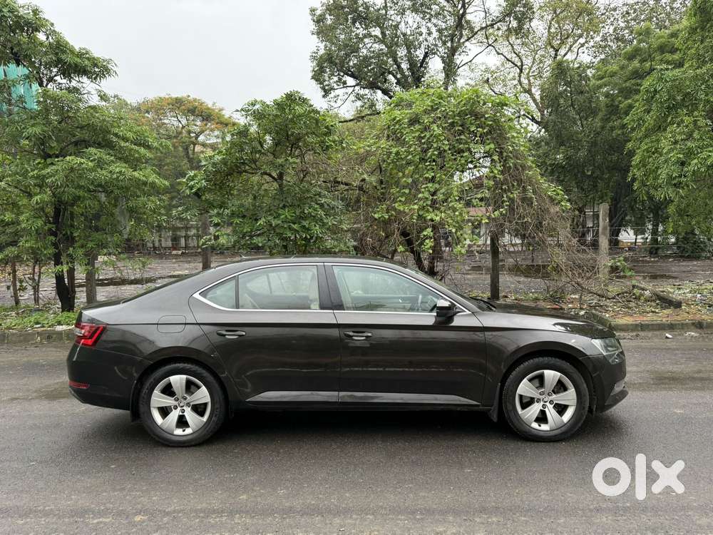 Skoda Superb Style 1.8 Tsi At, 2017, Petrol