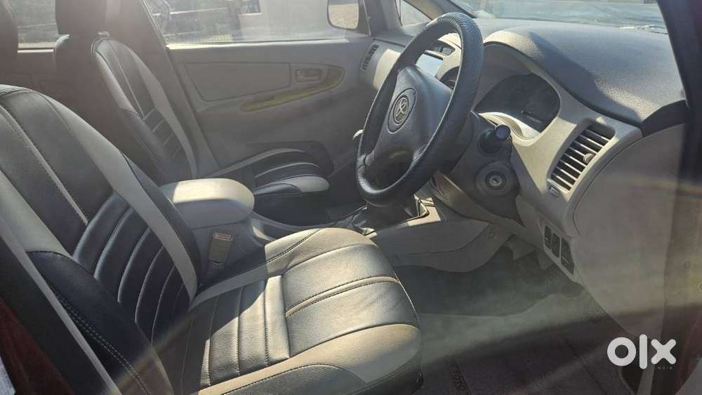 Toyota Innova 2.5 Gx 7 Seater Bs Iv, 2010, Diesel