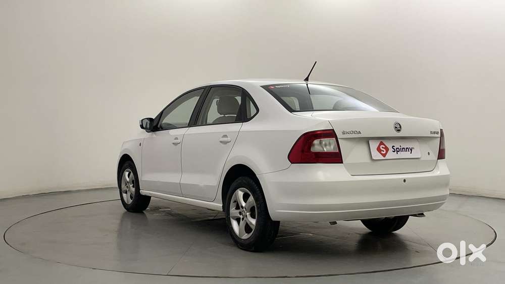 Skoda Rapid 1.6 Mpi Ambition, 2015, Petrol