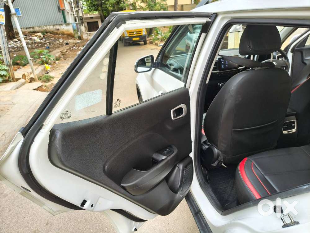 Hyundai Venue 1.2 Kappa S+ Mt Petrol – Stylish Compact Suv  6 Airbags