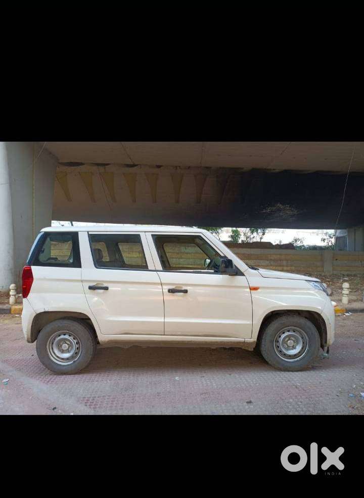 Mahindra Tuv 300 T4 ( 2019 ) - Only 45k Delhi Reg.