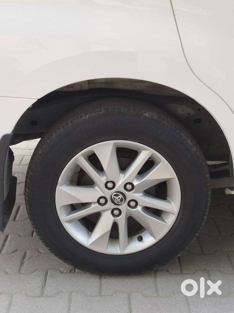 Toyota Innova Crysta 2.4 G Mt, 2016, Diesel