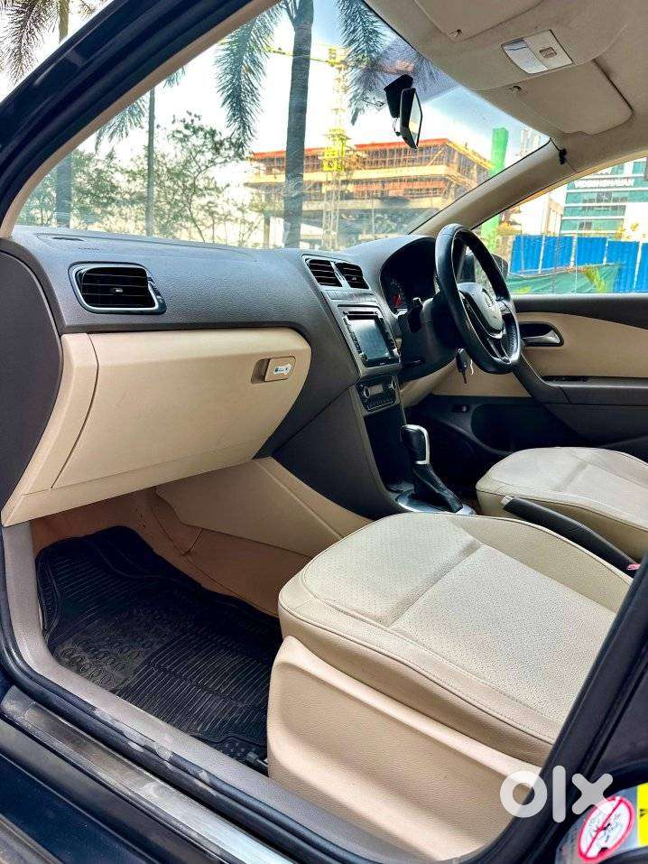 Volkswagen Vento 1.5 Highline Plus At 16 Alloy, 2015, Petrol