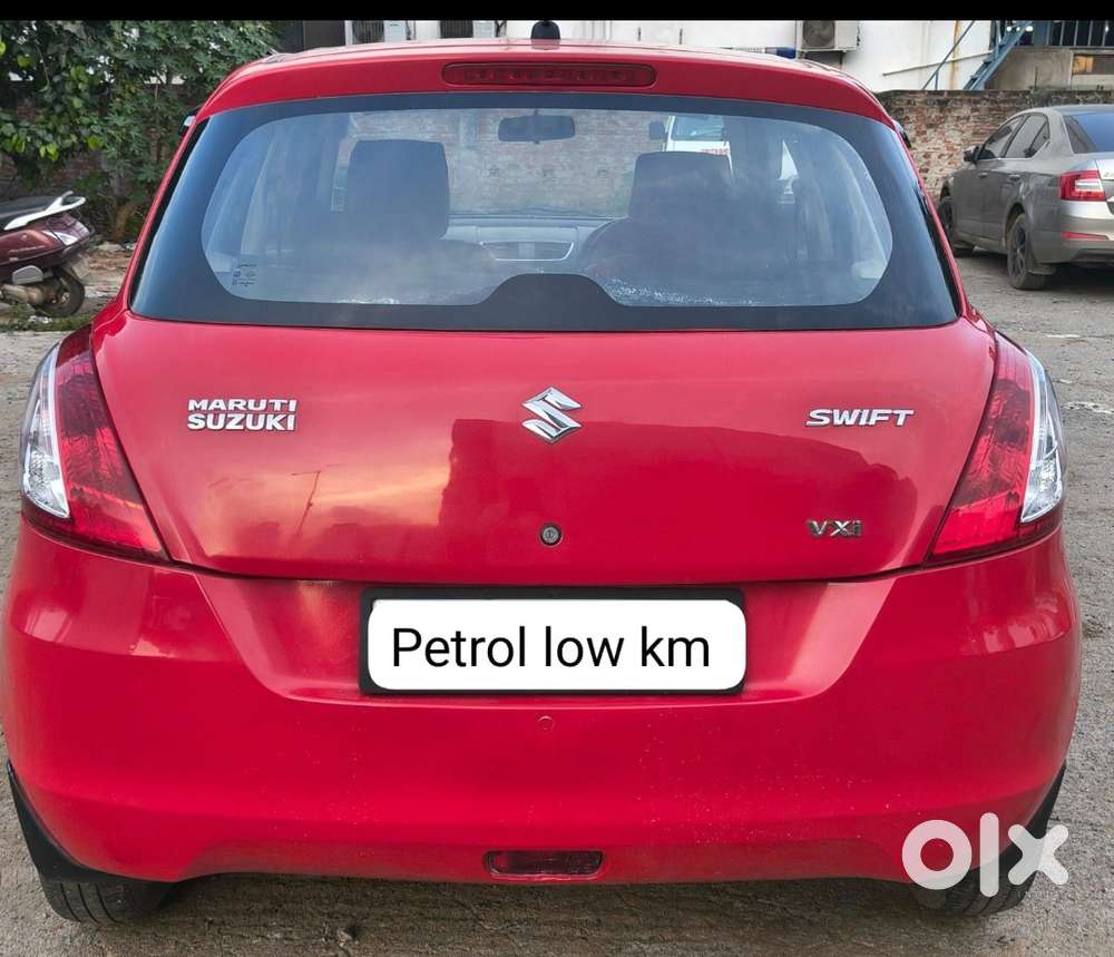 Maruti Suzuki Swift Vxi + Manual, 2018, Petrol