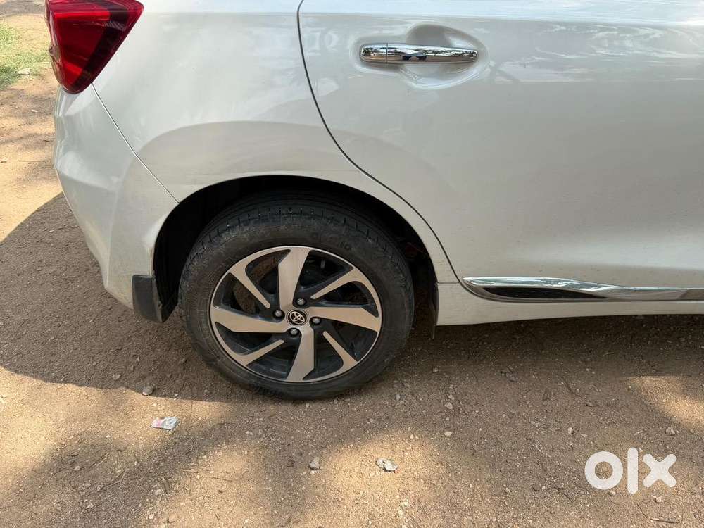 Toyota Glanza 2024 Petrol Well Maintained