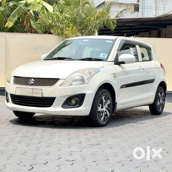 Maruti Suzuki Swift Lxi Option, 2017, Petrol