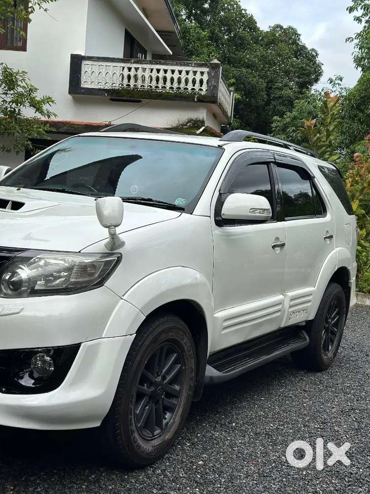 Toyota Fortuner 2011 Diesel 120000 Km Driven