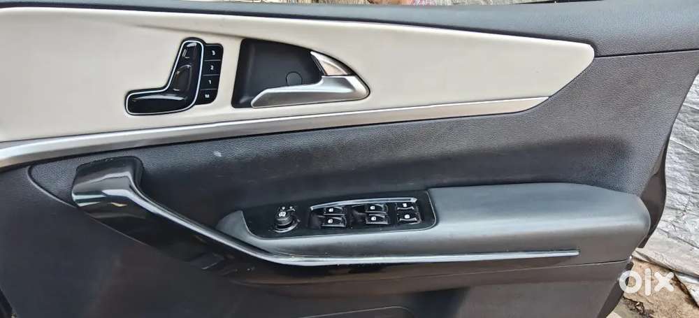 Mahindra Xuv700 2022 Diesel 100000 Km Driven