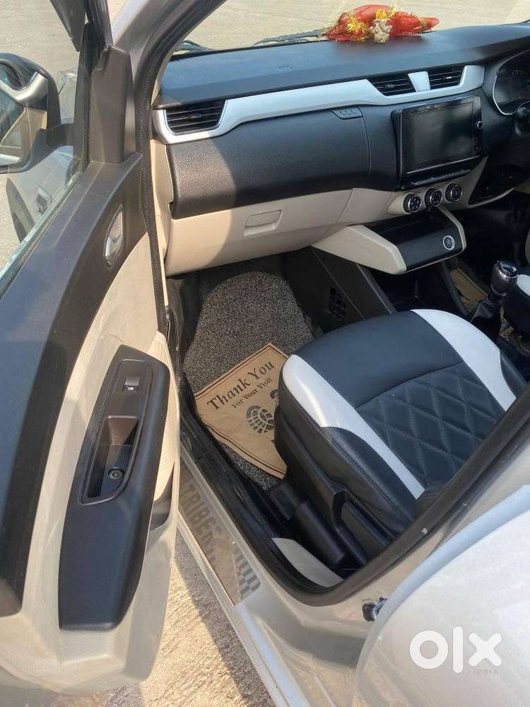 Renault Triber Rxz, 2023, Petrol