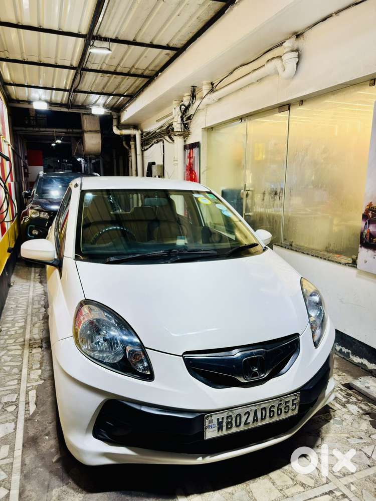 Honda Brio V Mt, 2013, Petrol