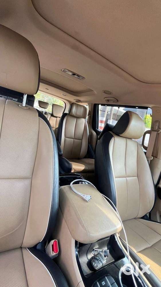 Kia Carnival 7 Seater Limousine