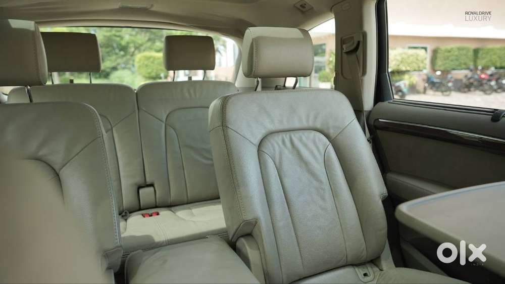 Well Maintained White Audi Q7.
