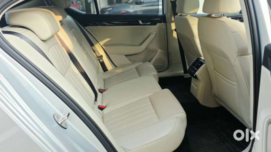 Skoda Superb 2.0 L&k Tsi At, 2022, Petrol