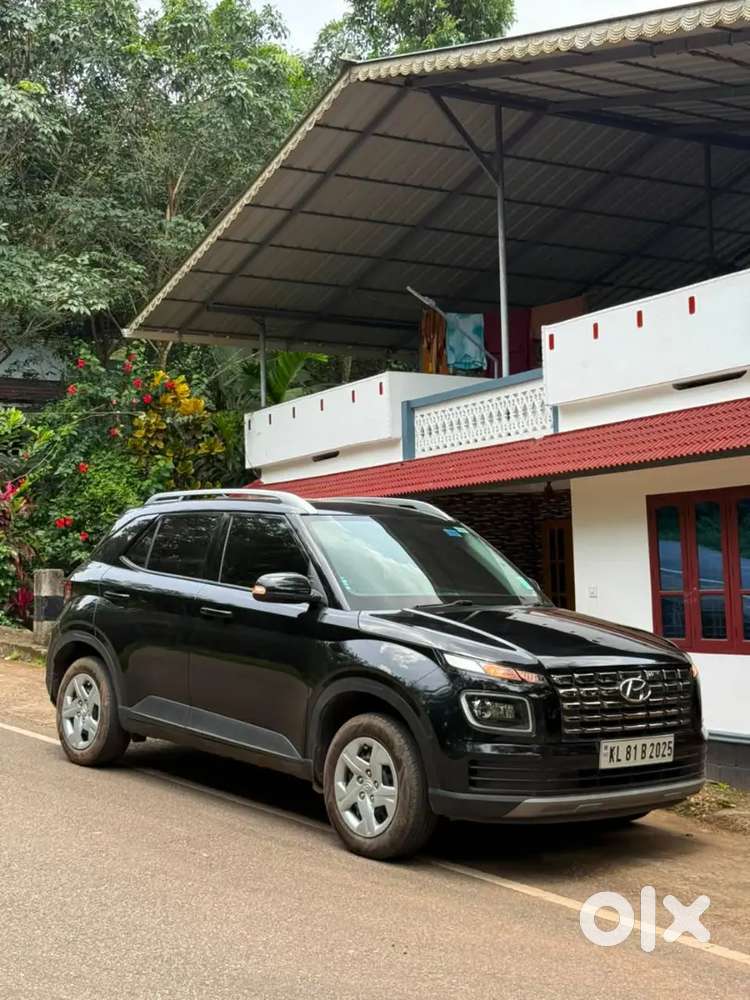 Hyundai Venue 2023 Petrol 40000 Km Driven #venue