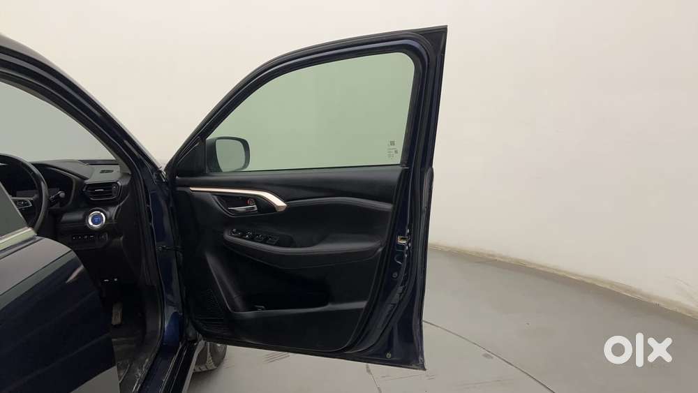 Maruti Suzuki Grand Vitara 1.5 Zeta Plus Intelligent Hybrid Ecvt, 20..