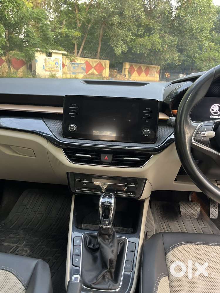 Skoda Slavia 1.0 Tsi Style At, 2022, Petrol