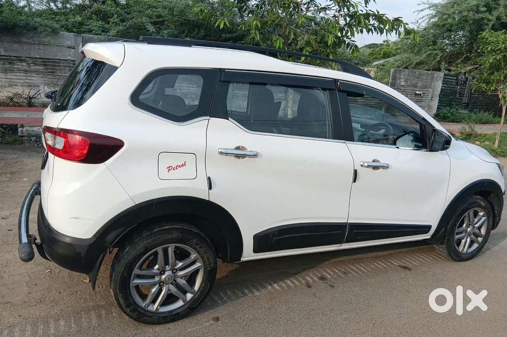 Renault Triber Rxz, 2022, Petrol