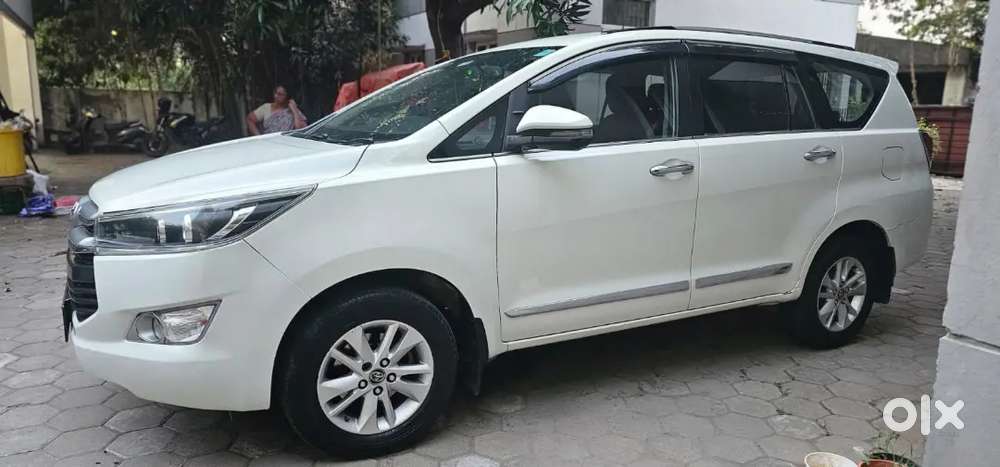 Toyota Innova Crysta V Diesel 2018 No Replacement Non Accident Orginal