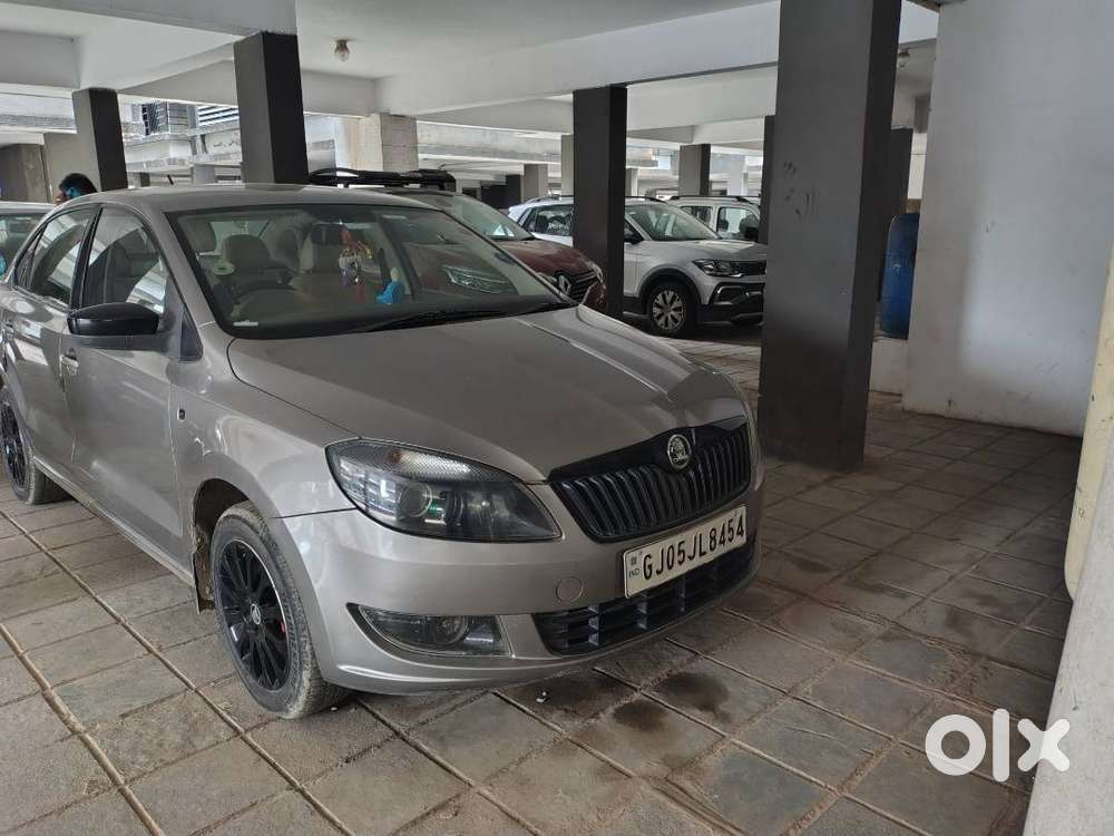 Skoda Rapid 2015 Top Variant 48000 Kms Petrol/cng